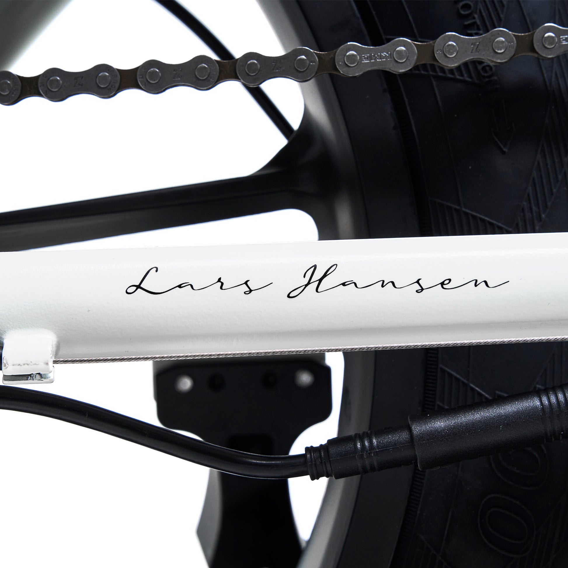 Hygge Vester Step Electric Bike Heron White Chain