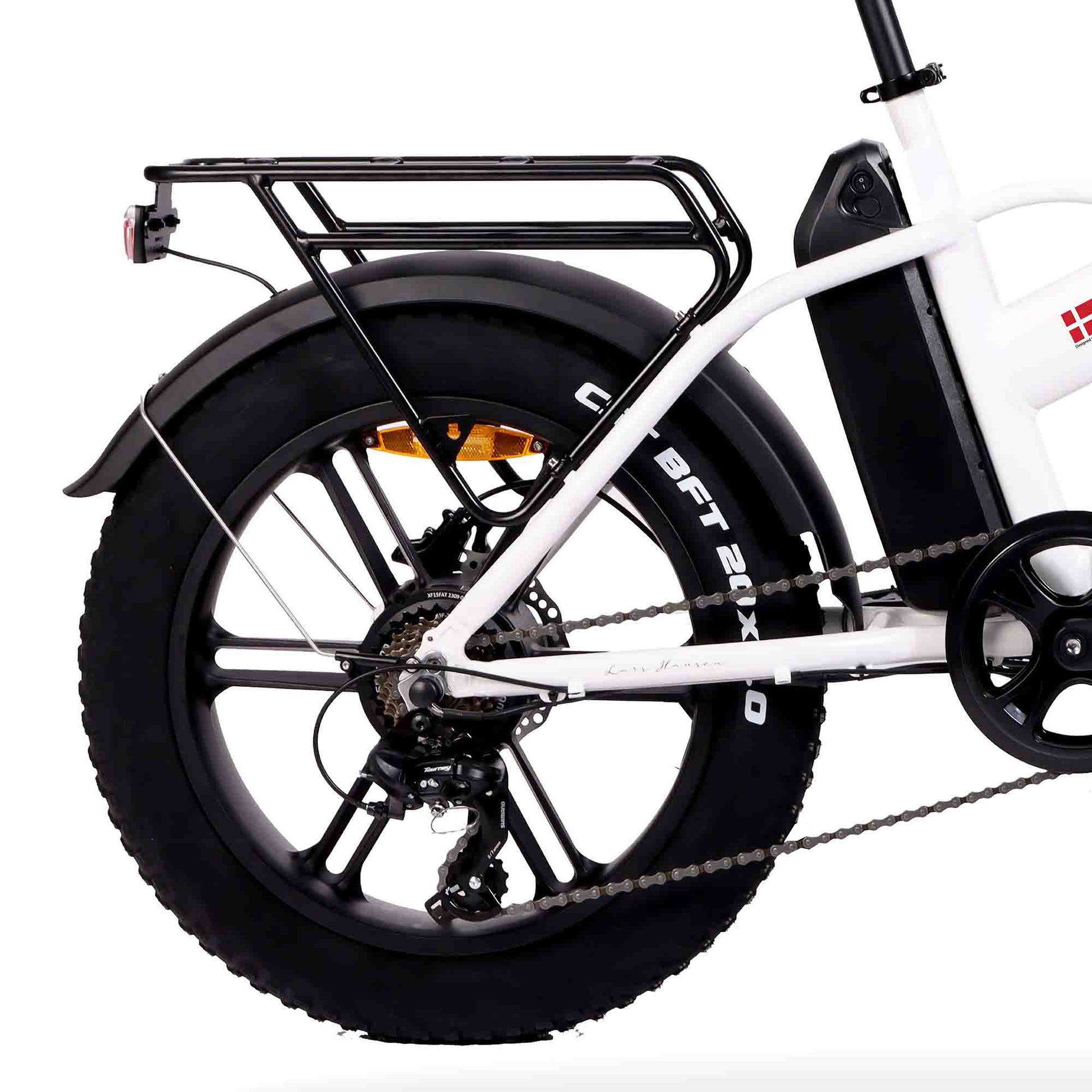 Hygge Vester Electric Bike Heron White Back Tyre View