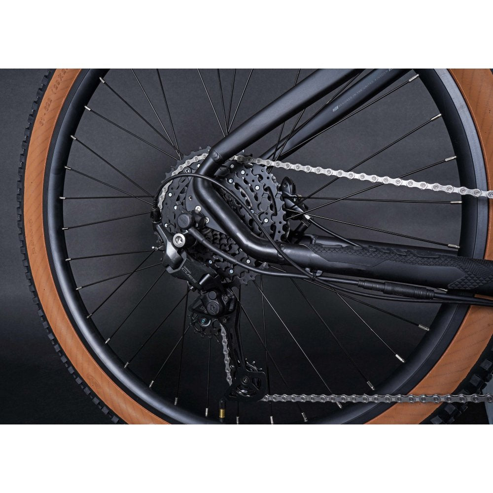 Claud Butler Wrath 2.0 Cues Electric Bike bac tyre