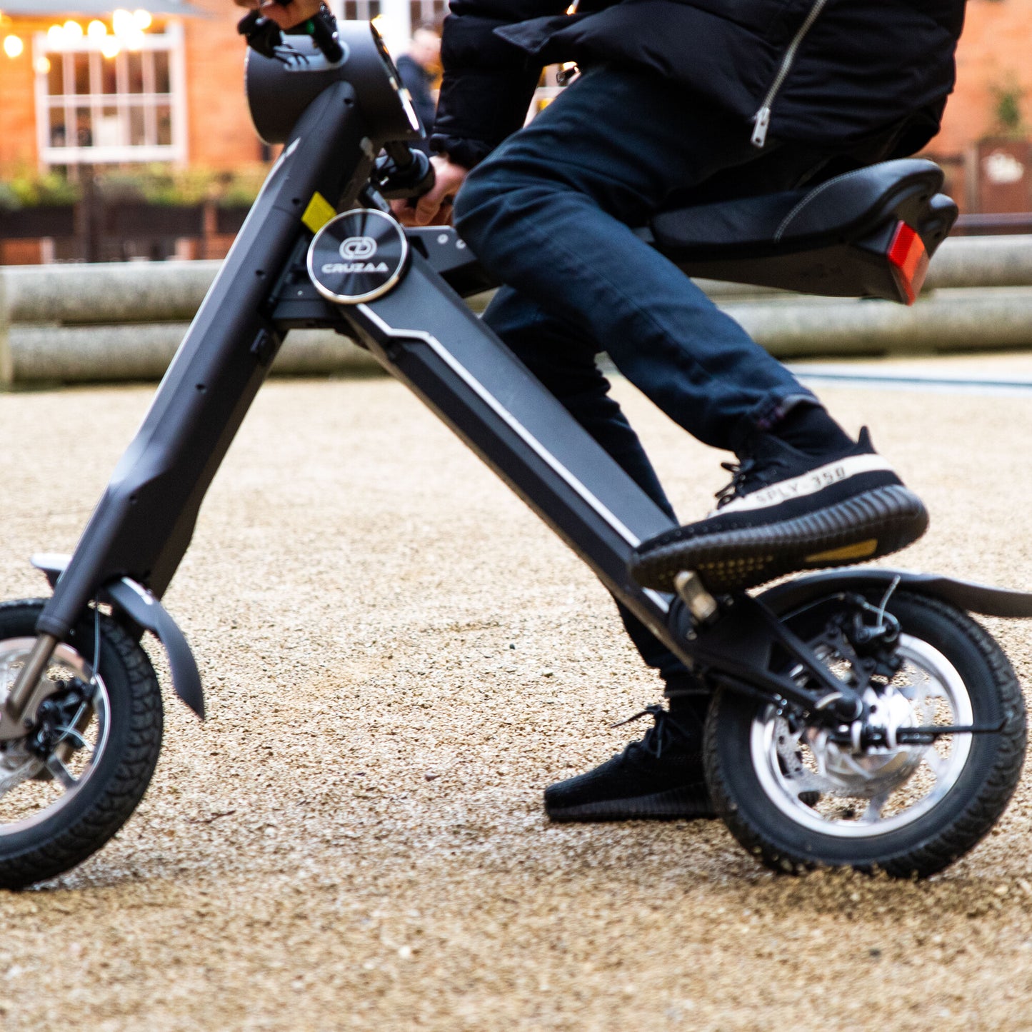 Cruzaa E-Scooter Pro Electric Scooter Carbon Black slide