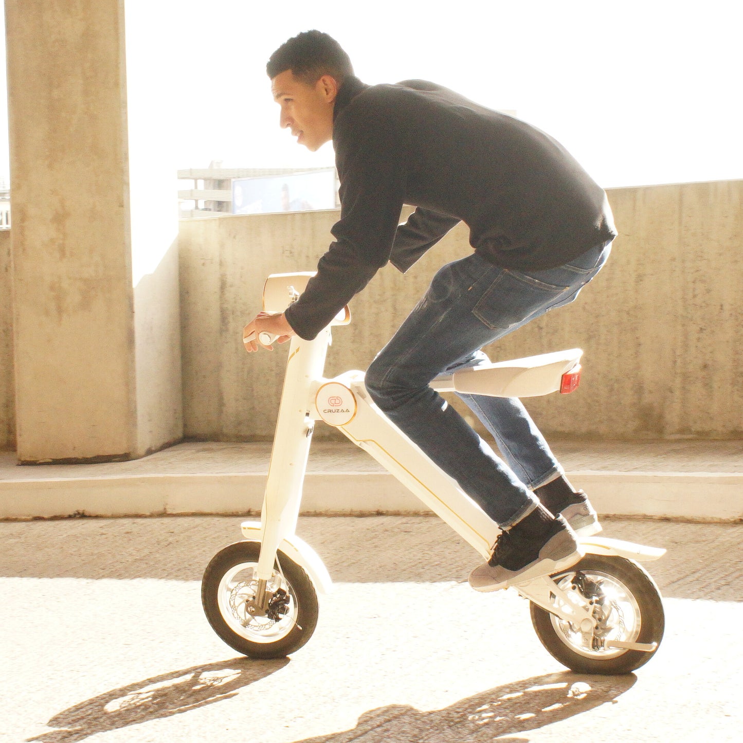 Cruzaa E-Scooter Pro Racing White Electric Scooter Riding