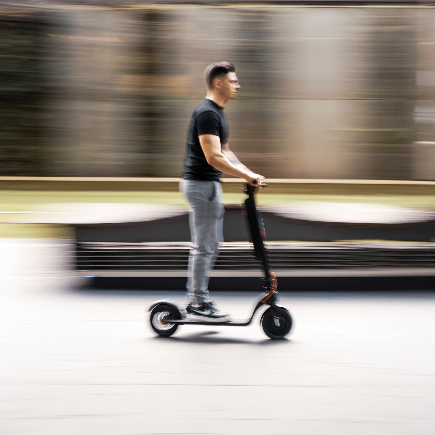 Cruzaa Commuta Electric Scooter 45km Range Foldable Speed