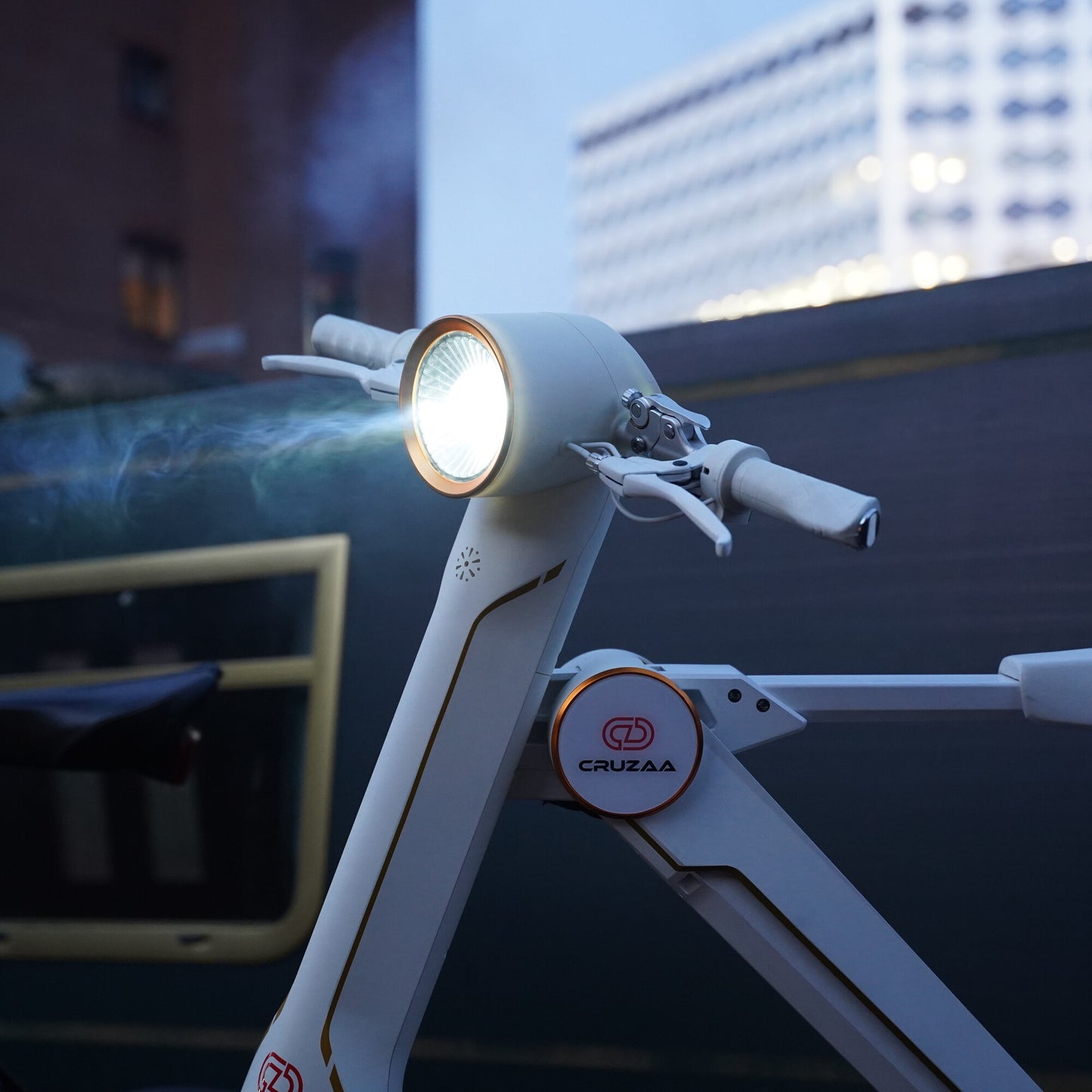 Cruzaa E-Scooter Pro Racing White Electric Scooter Head light