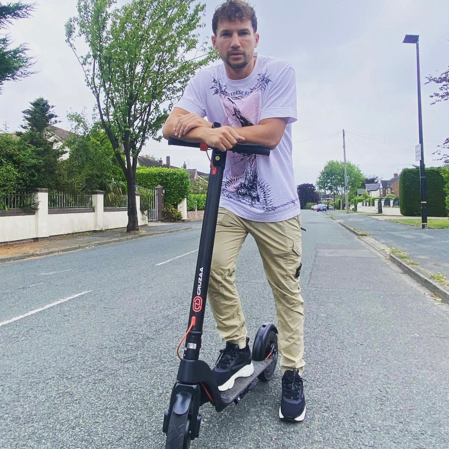 Cruzaa Commuta Electric Scooter 45km Range Foldable Steet