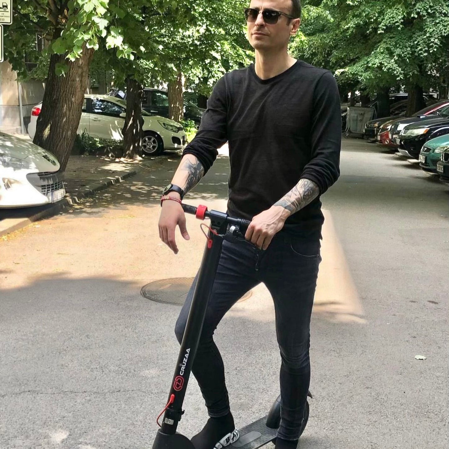 Cruzaa Commuta Electric Scooter 45km Range Foldable Standing