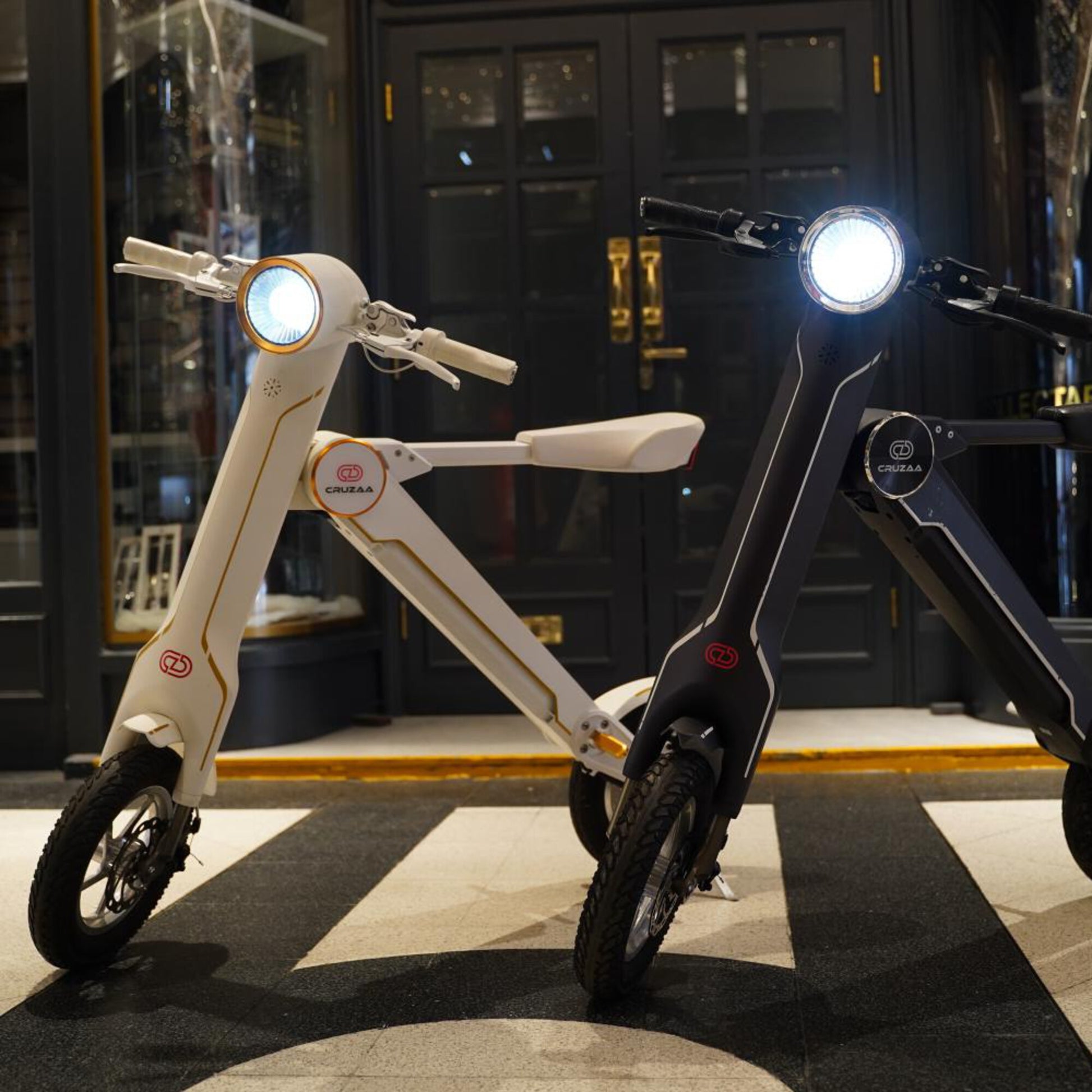 Cruzaa Electric Scooter Racing White White And Black