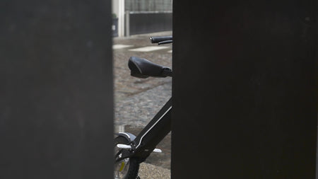 Cruzaa E-Scooter Pro Electric Scooter Carbon Black Video1
