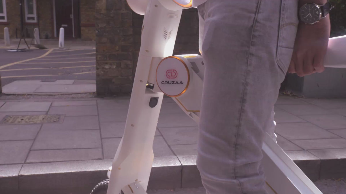 Cruzaa E-Scooter Pro Racing White Electric Scooter video 