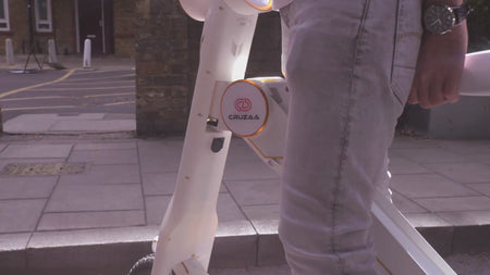 Cruzaa E-Scooter Pro Racing White Electric Scooter video 