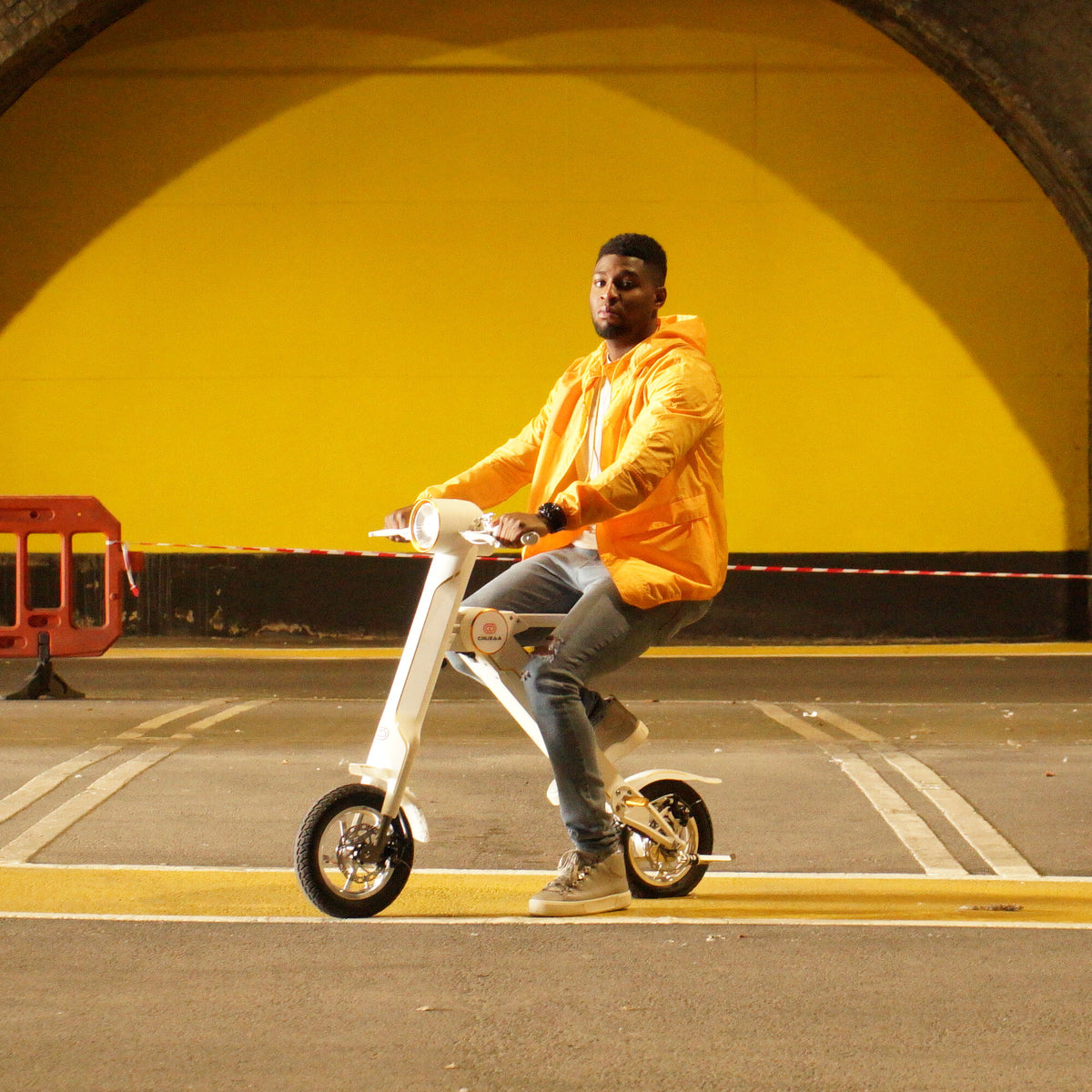 Cruzaa E-Scooter Pro Racing White Electric Scooter Yellow