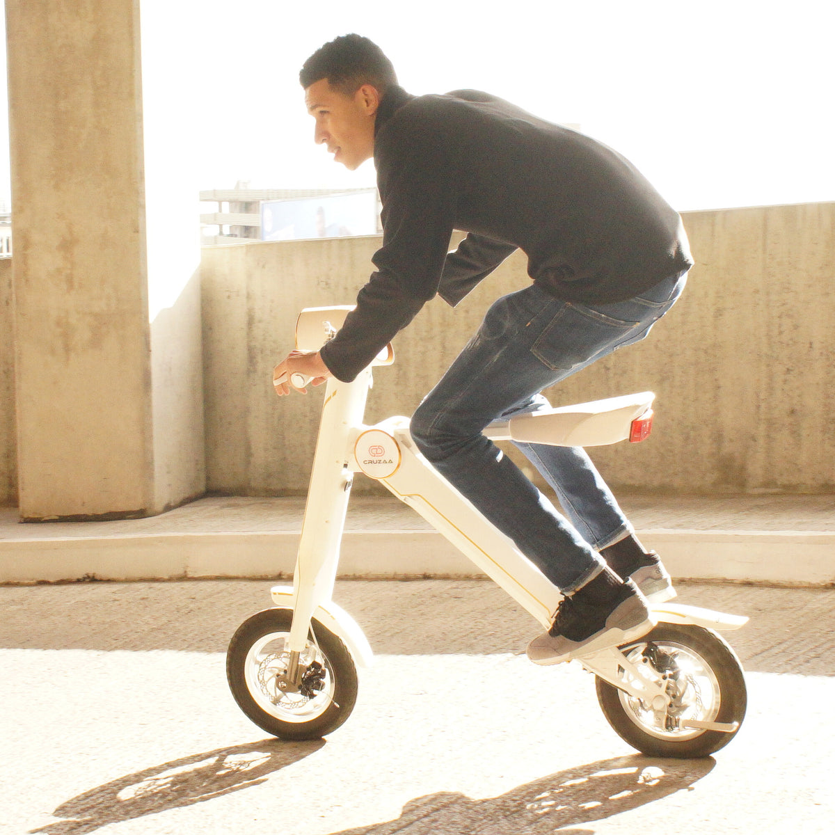 Cruzaa E-Scooter Pro Racing White Electric Scooter Riding