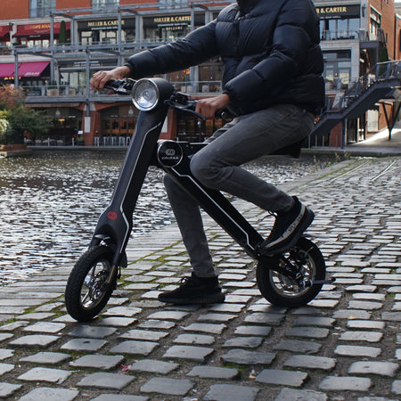 Cruzaa E-Scooter Pro Electric Scooter Carbon Black canal