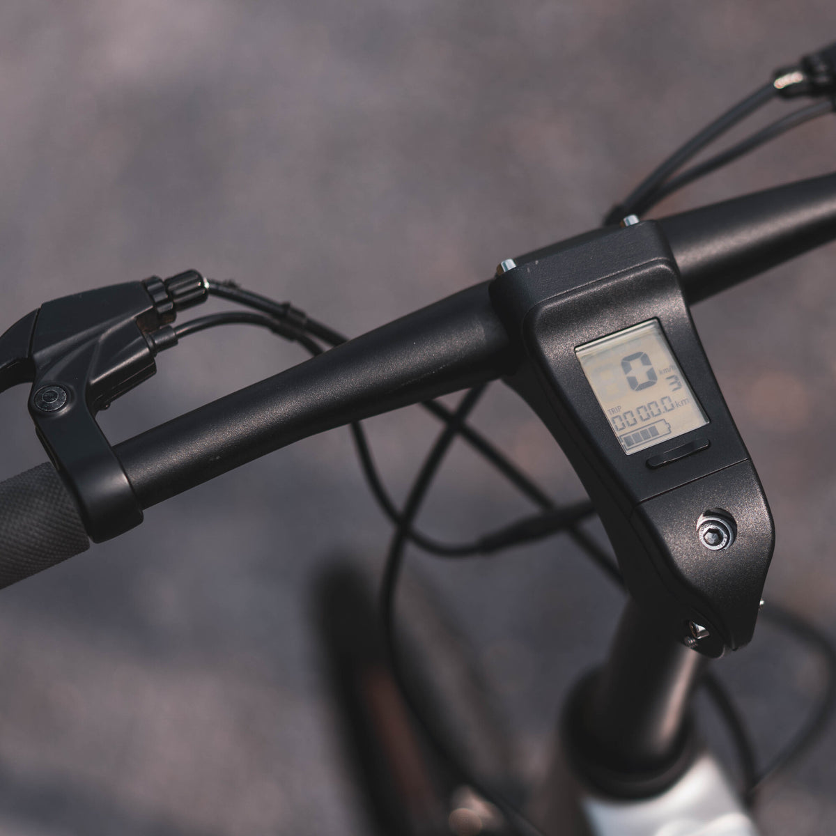 Cruzaa Carbon Black Electric Bike Display 1