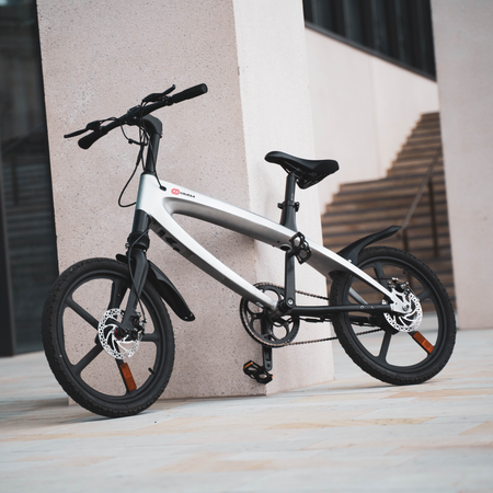 Cruzaa Carbon Black Electric Bike Pillar 1